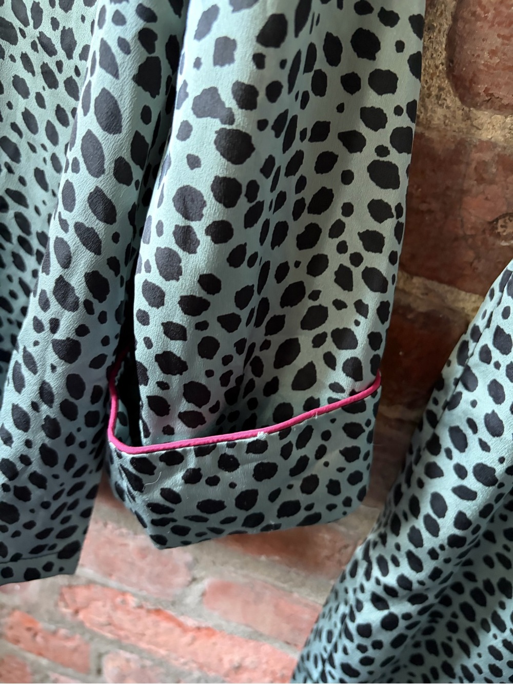 Kate Spade Green Satin Animal Spot Print Pajama Top Pants Sleep Set size small - Picture 5 of 6